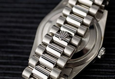 is an unsigned rolex from 1940 fake|rolex clasp real vs fake.